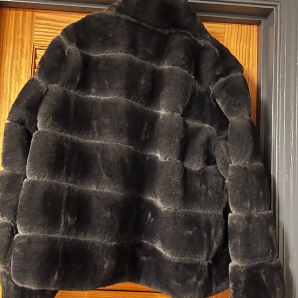 Waist-length Faux Fur Coat - Picture 3 of 12